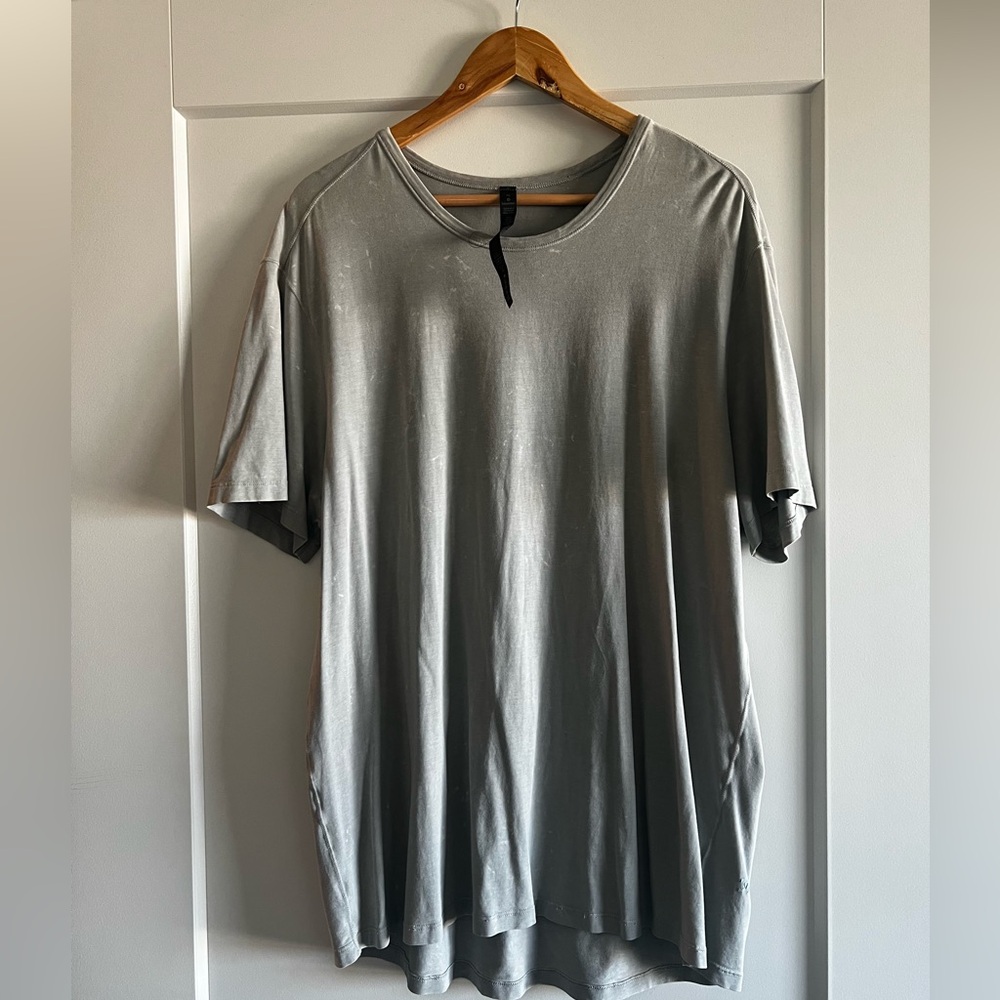 Lululemon Men Distressed TShirt